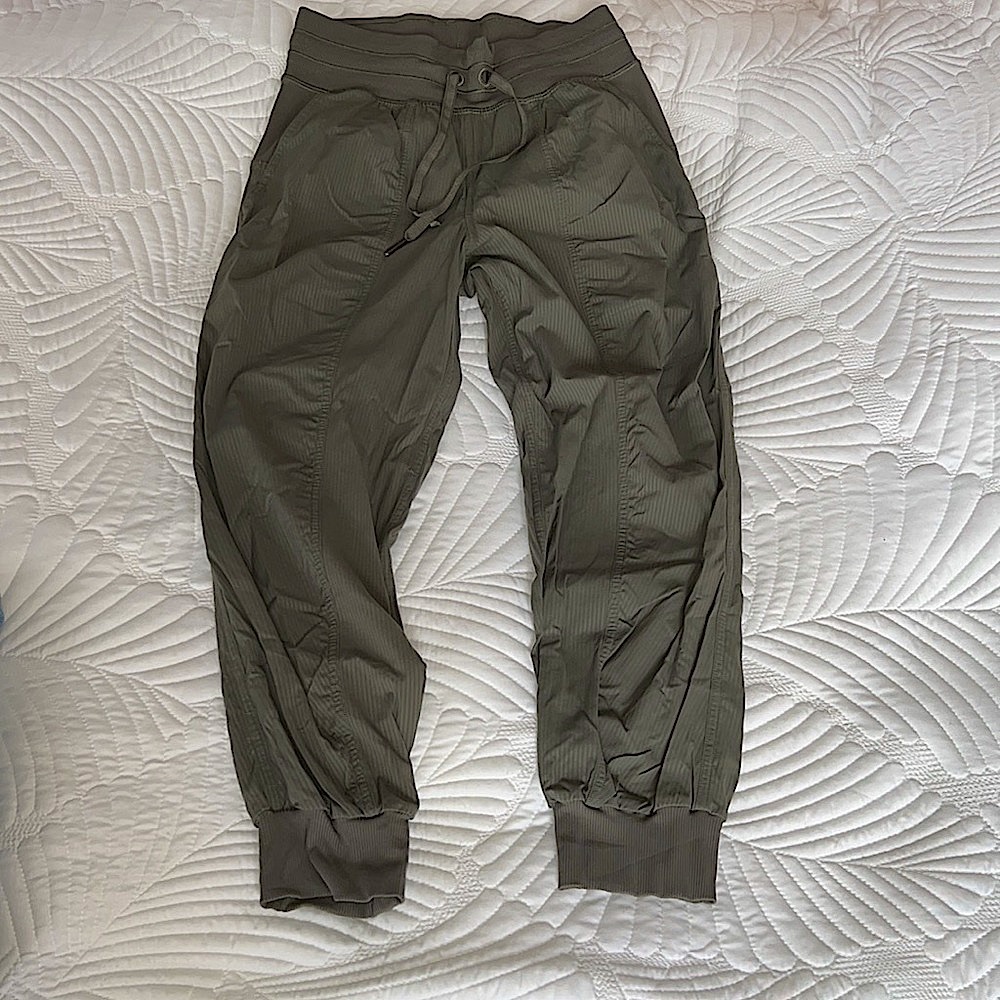 Lululemon dance studio jogger